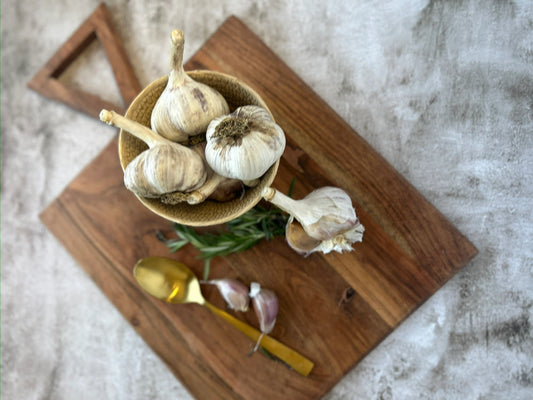 Russian Red Garlic 1 lb – Locally Grown, Bold Flavour — Garlic & Glow